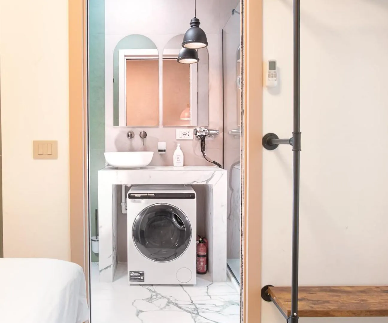 Lägenhet Pink Flamingo Balcony Studio By Central Station Milano Italien
