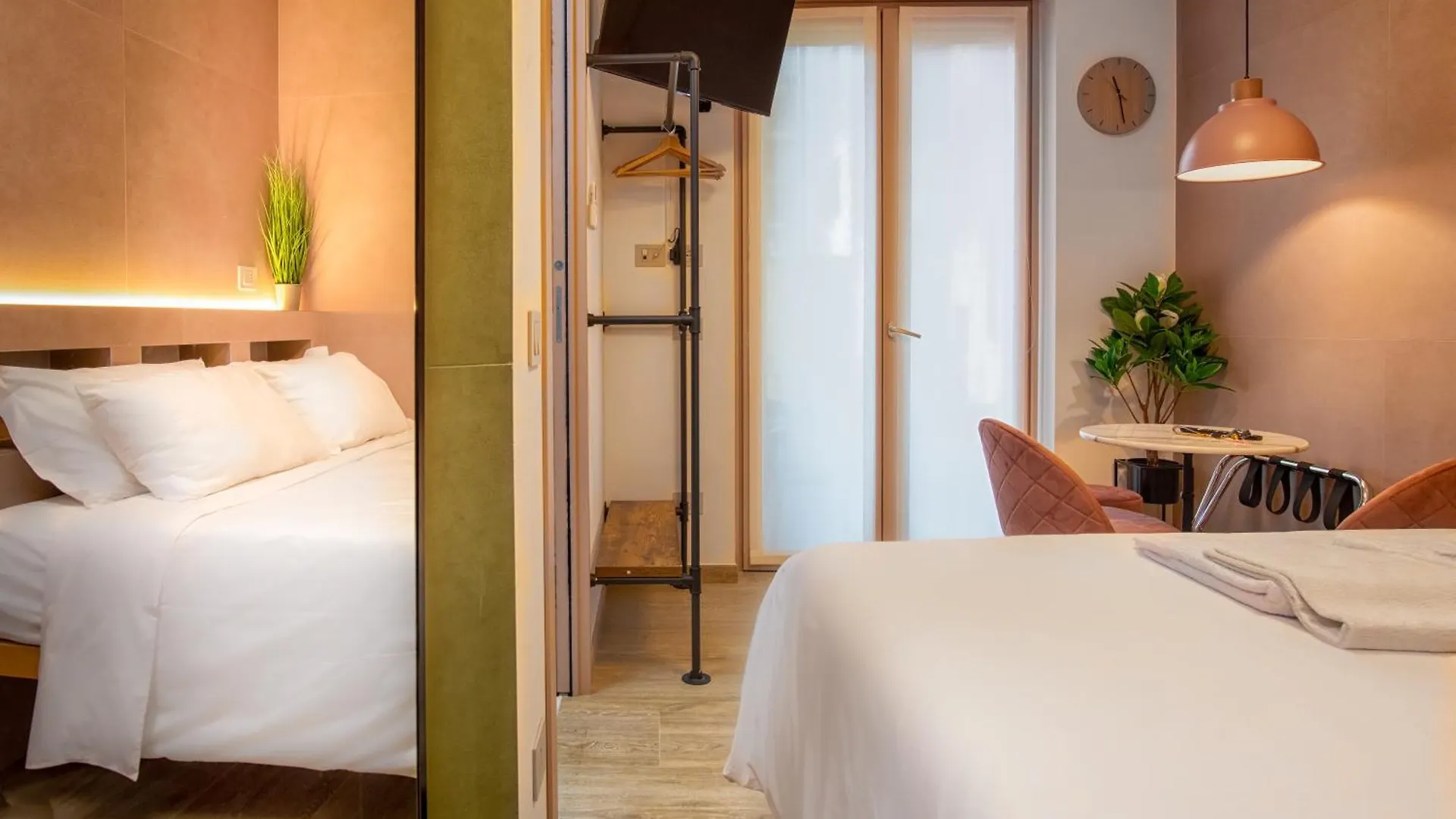Apartment Pink Flamingo Balcony Studio By Central Station Milan Italy