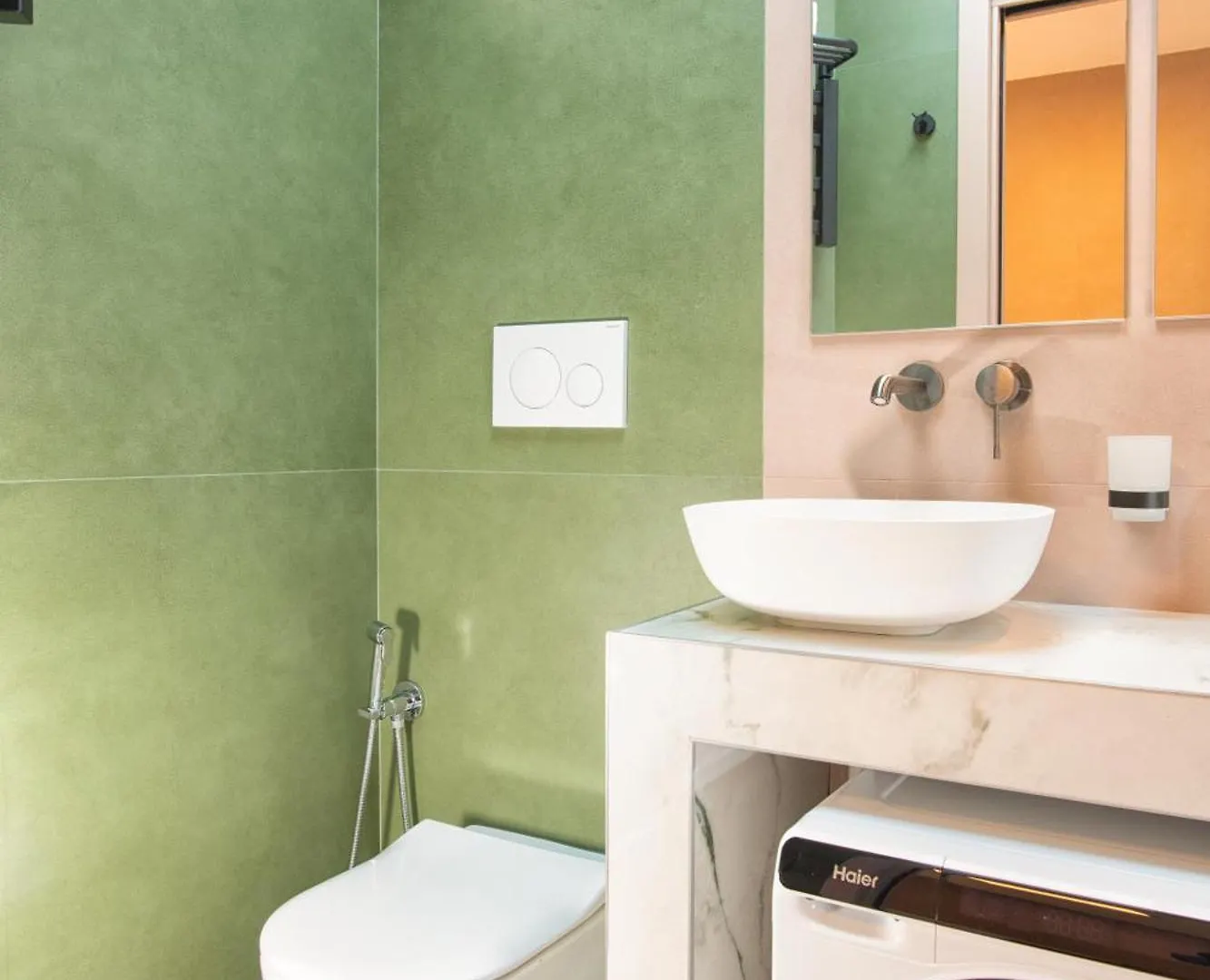 Pink Flamingo Balcony Studio By Central Station Milan Apartment