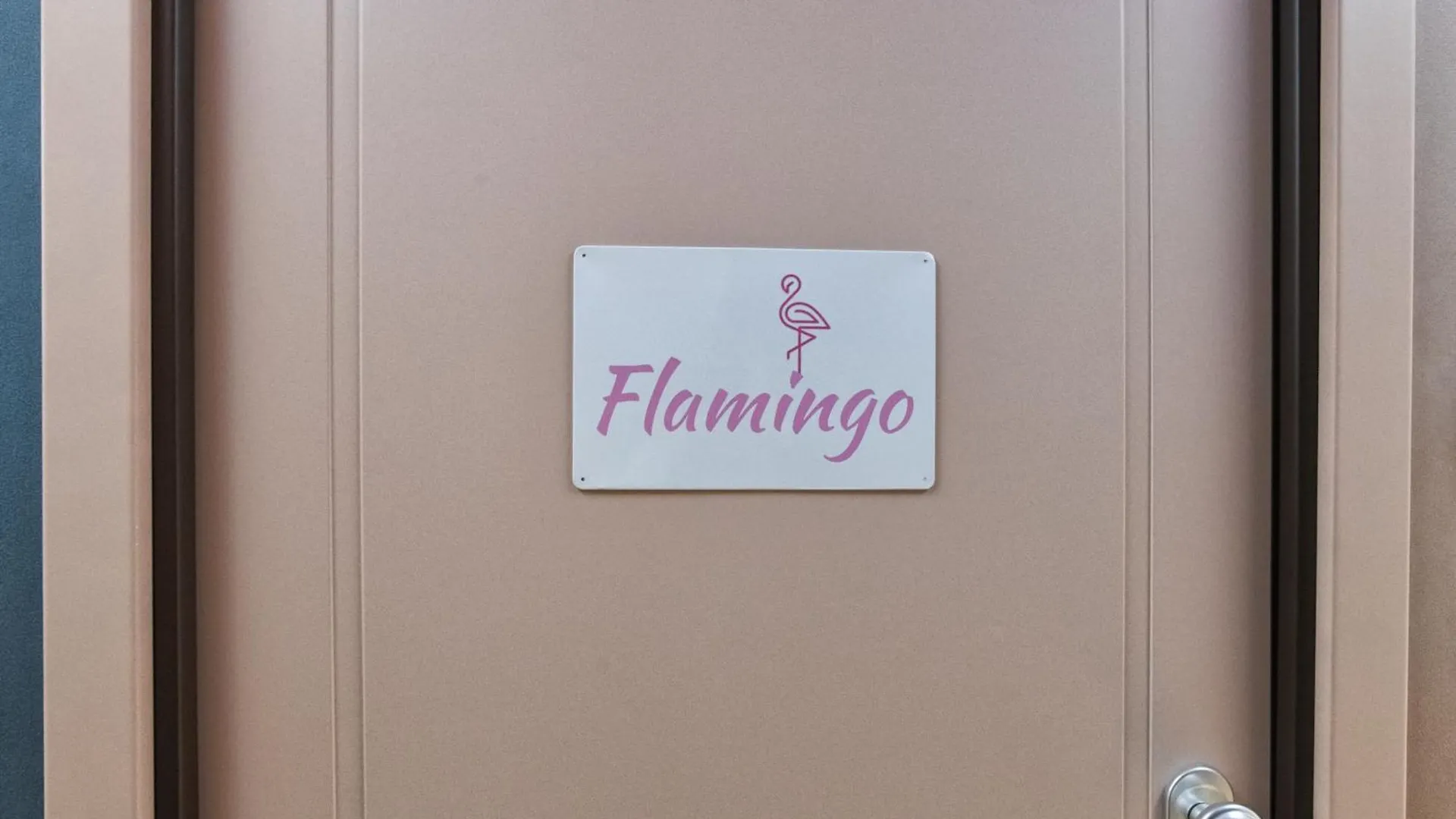 Pink Flamingo Balcony Studio By Central Station Milan
